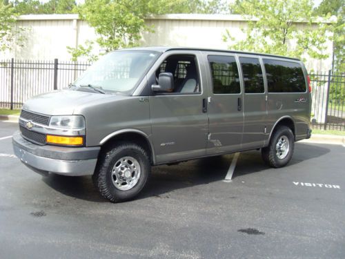 2006 chevrolet express 3500 4wd handicap van