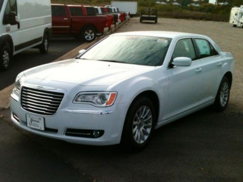 2014 chrysler 300 base