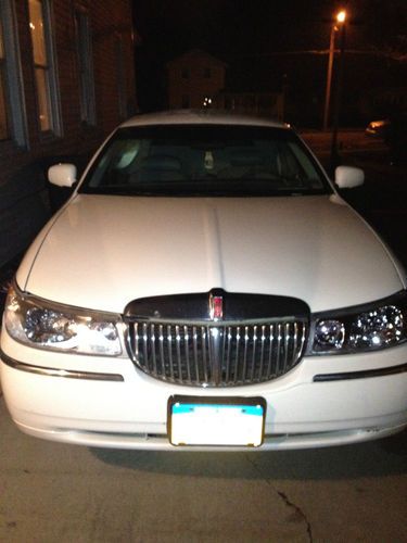 1998 lincoln town car executive limousine 4-door 4.6l