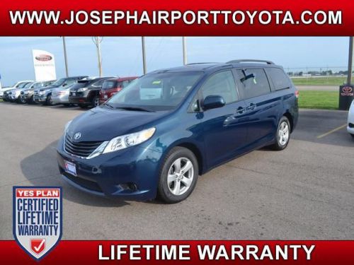 2011 toyota sienna le