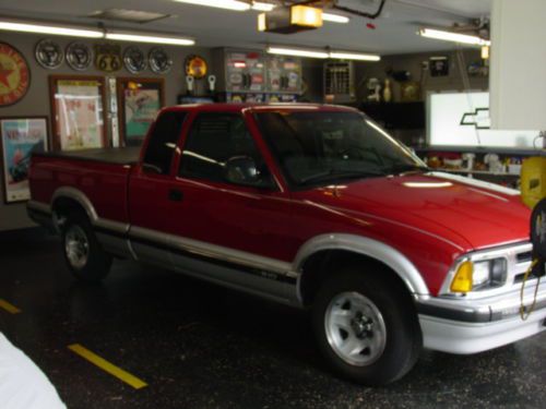 1996 chevy s-10 extended cab fleetside pickup