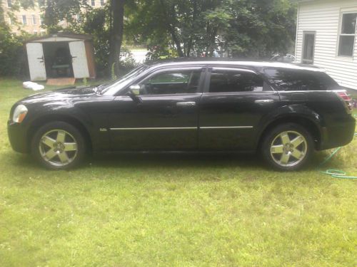 2006 awd dodge magnum sxt wagon 4-door 3.5l