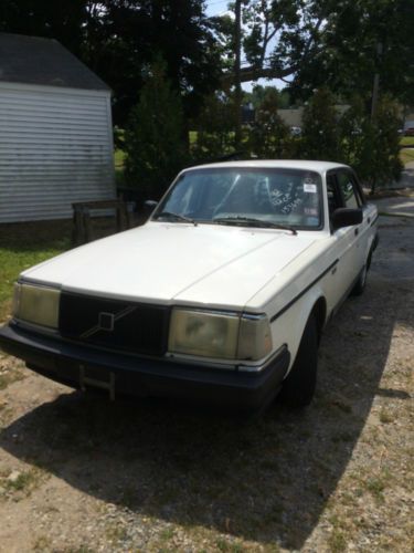 1992 Volvo 240 Base Sedan 4-Door 2.3L AUTOMATIC ,RUNS GOOD,, image 6