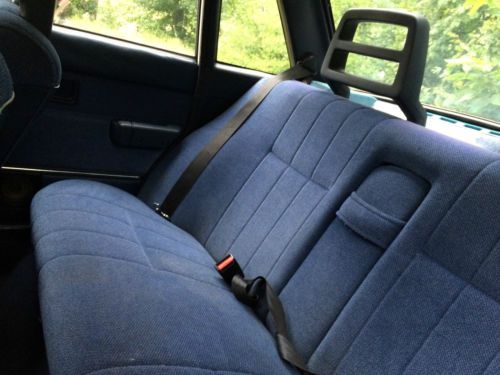 1992 Volvo 240 Base Sedan 4-Door 2.3L AUTOMATIC ,RUNS GOOD,, image 12