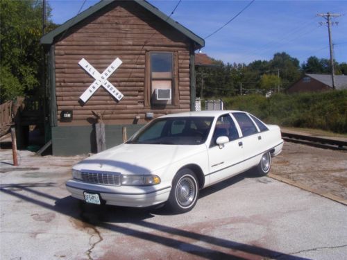1992 chevrolet caprice classic one family owned low miles runs great v8 white