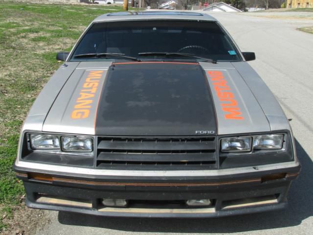 Ford mustang pace car