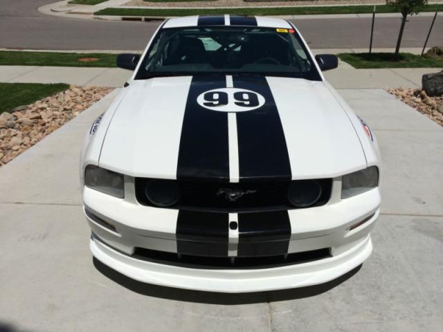 Ford mustang gt coupe 2-door