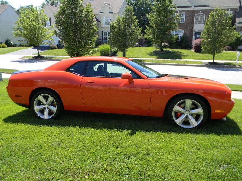 2008 dodge challenger srt8