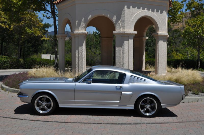 1966 ford mustang