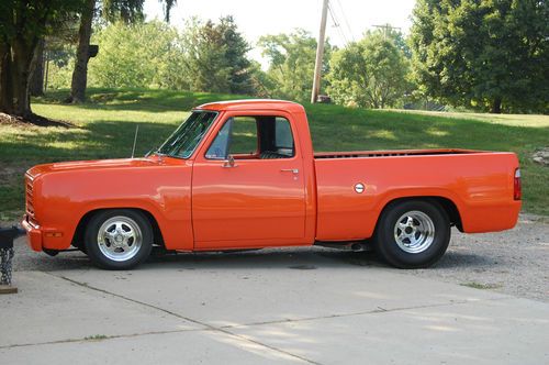 1976 dodge d100 pick up truck