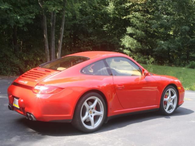 Porsche: 911 carrera 4s