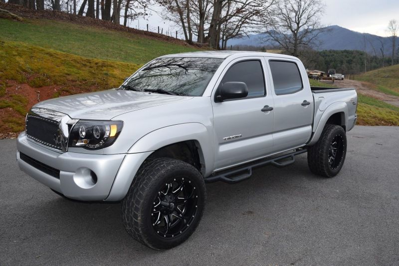 2006 toyota tacoma base pickup)