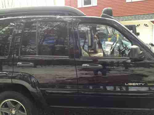 2003 Jeep Liberty Renegade Sport Utility 4-Door 3.7L, image 3