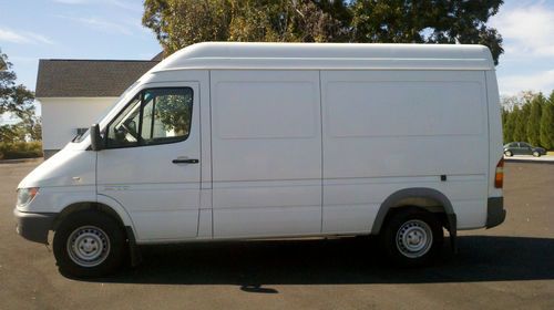 2006 dodge sprinter 2500 base standard cargo van 3-door 2.7l