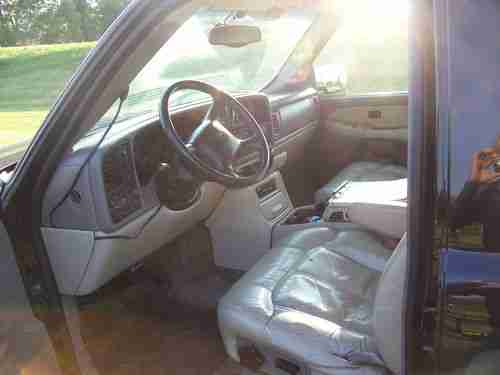 2002 Chevy Suburban 1500 Z71 4X4 Black, image 5