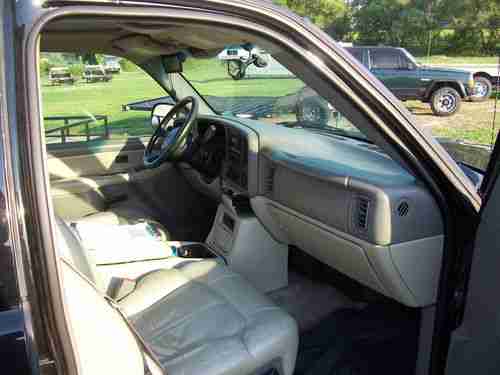 2002 Chevy Suburban 1500 Z71 4X4 Black, image 6