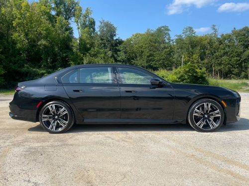 2024 BMW 760i XDRIVE EXECUTIVE PKG BMW THEATER SCREEN W/136K MSR, US $109,950.00, image 2