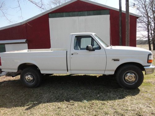 1996 ford f-250 xl standard cab pickup 2-door 4.9l