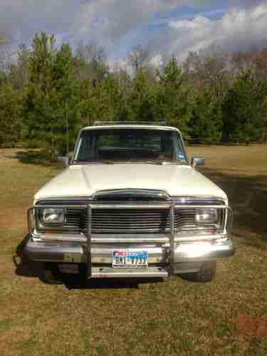 1983 Jeep Grand Wagoneer Limited Sport Utility 4-Door 5.9L, image 2