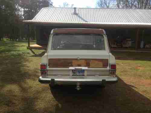 1983 Jeep Grand Wagoneer Limited Sport Utility 4-Door 5.9L, image 5