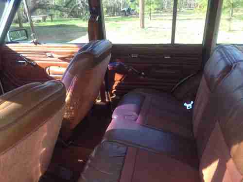 1983 Jeep Grand Wagoneer Limited Sport Utility 4-Door 5.9L, image 10