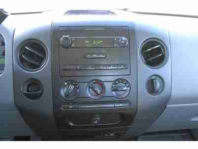 XL Truck 4.6L 4 Speakers AM/FM radio AM/FM Stereo/Clock Air Conditioning, image 11