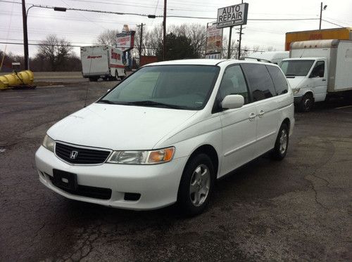 2001 perfect honda odyssey. white on gray. ex model. pwr doors. rebuilt tranny