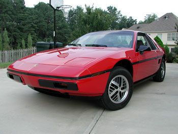 1984 pontiac fiero se coupe 2-door 2.5l