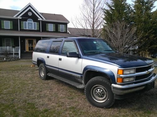 Chevy suburban 2500