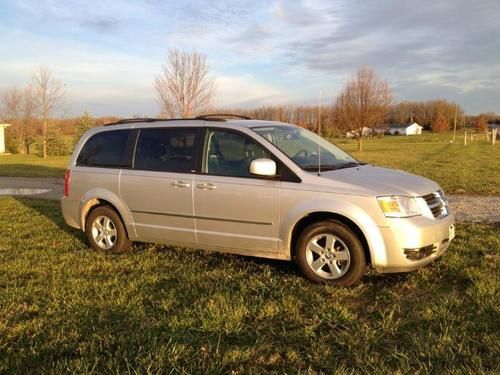 2010 dodge grand caravan sxt mini passenger van 4-door 3.8l