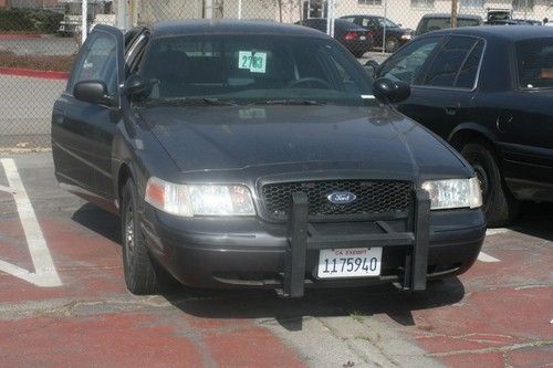 2005 ford crown victoria 4 door police interceptor