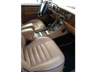 Ultimate Collectors Dream Car - 1994 Bentley Turbo R, image 5