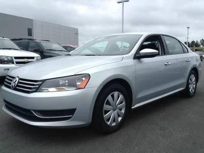 2.5l bluetooth cd 4-wheel abs 4-wheel disc brakes 5 cylinder engine 5-speed m/t