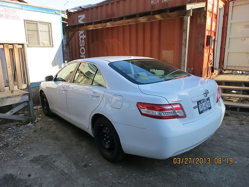 2010 toyota camry le sedan 4-door 2.5l