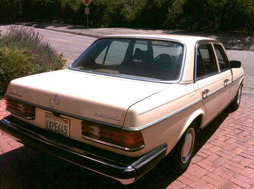 300D Diesel 132,505 Miles - Mint Showroom Condition - Collector Car - Gorgeous!, US $9,995.00, image 5