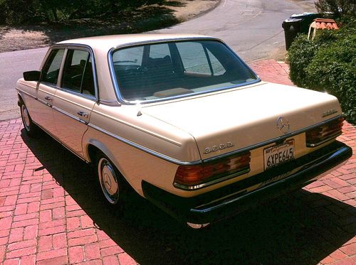300D Diesel 132,505 Miles - Mint Showroom Condition - Collector Car - Gorgeous!, US $9,995.00, image 7