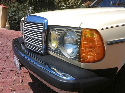 300D Diesel 132,505 Miles - Mint Showroom Condition - Collector Car - Gorgeous!, US $9,995.00, image 8
