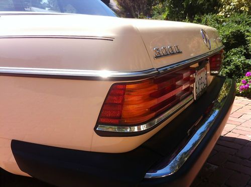 300D Diesel 132,505 Miles - Mint Showroom Condition - Collector Car - Gorgeous!, US $9,995.00, image 16