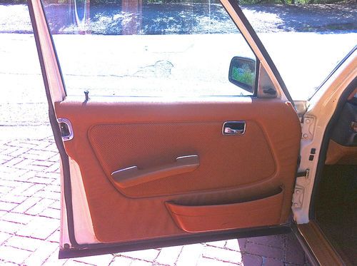 300D Diesel 132,505 Miles - Mint Showroom Condition - Collector Car - Gorgeous!, US $9,995.00, image 19