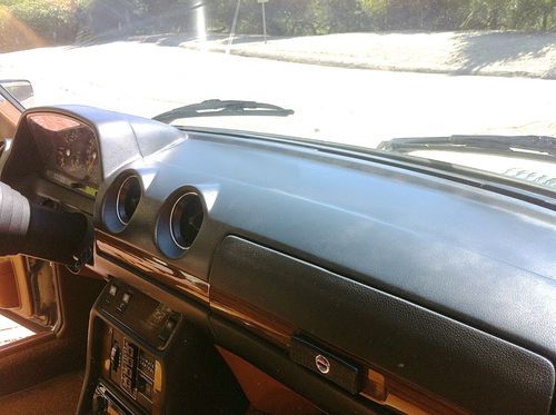 300D Diesel 132,505 Miles - Mint Showroom Condition - Collector Car - Gorgeous!, US $9,995.00, image 22