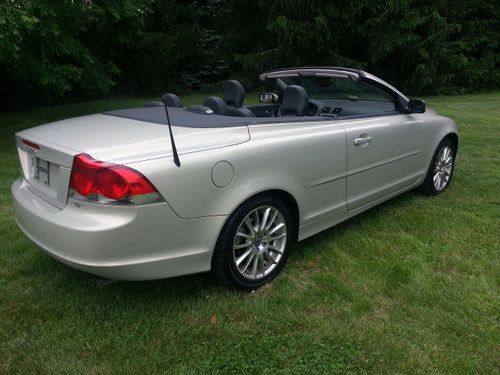 2006 volvo c70 t5 convertible 2-door 2.5l