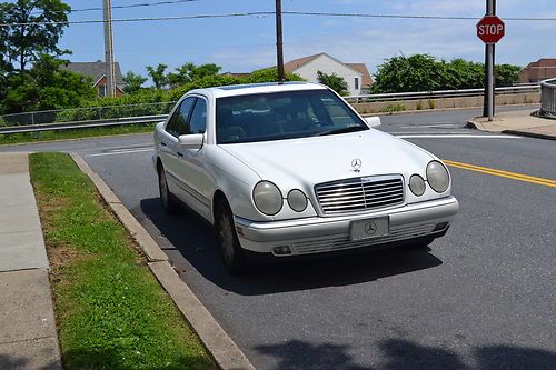 White 1996 mercedez benz e class 320 4 door gray leather interior 150000 miles