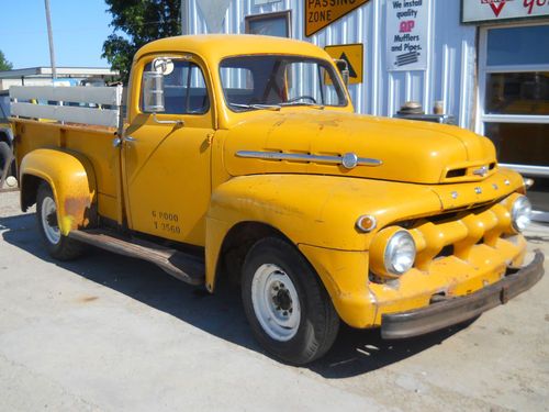 1952 ford f2 pickup truck barn / shed car