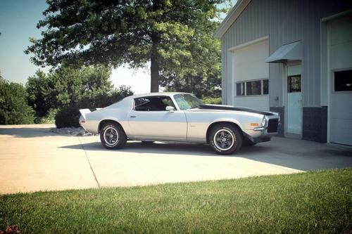 1971 camaro split bumper show cruiser v8 muncie 4 speed new paint and interior