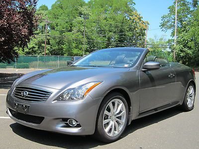 Infiniti g37 convertible 2011 minor water damage only 3k miles!