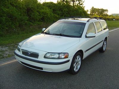 85+ pictures ! '02 v70 turbo wagon looks &amp; runs great make offer!