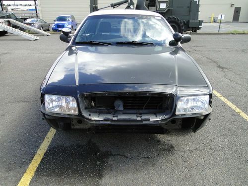 2003 Ford Crown Victoria Police Interceptor, image 2