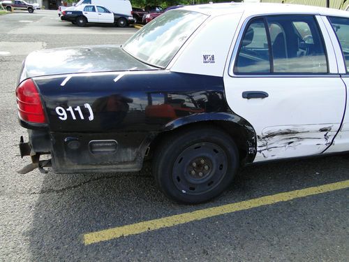 2003 Ford Crown Victoria Police Interceptor, image 6