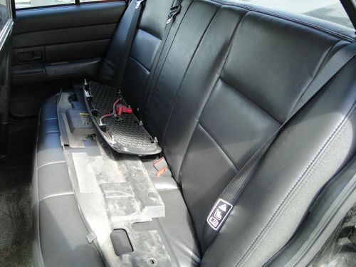 2003 Ford Crown Victoria Police Interceptor, image 9