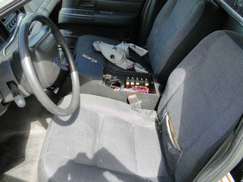 2003 Ford Crown Victoria Police Interceptor, image 12